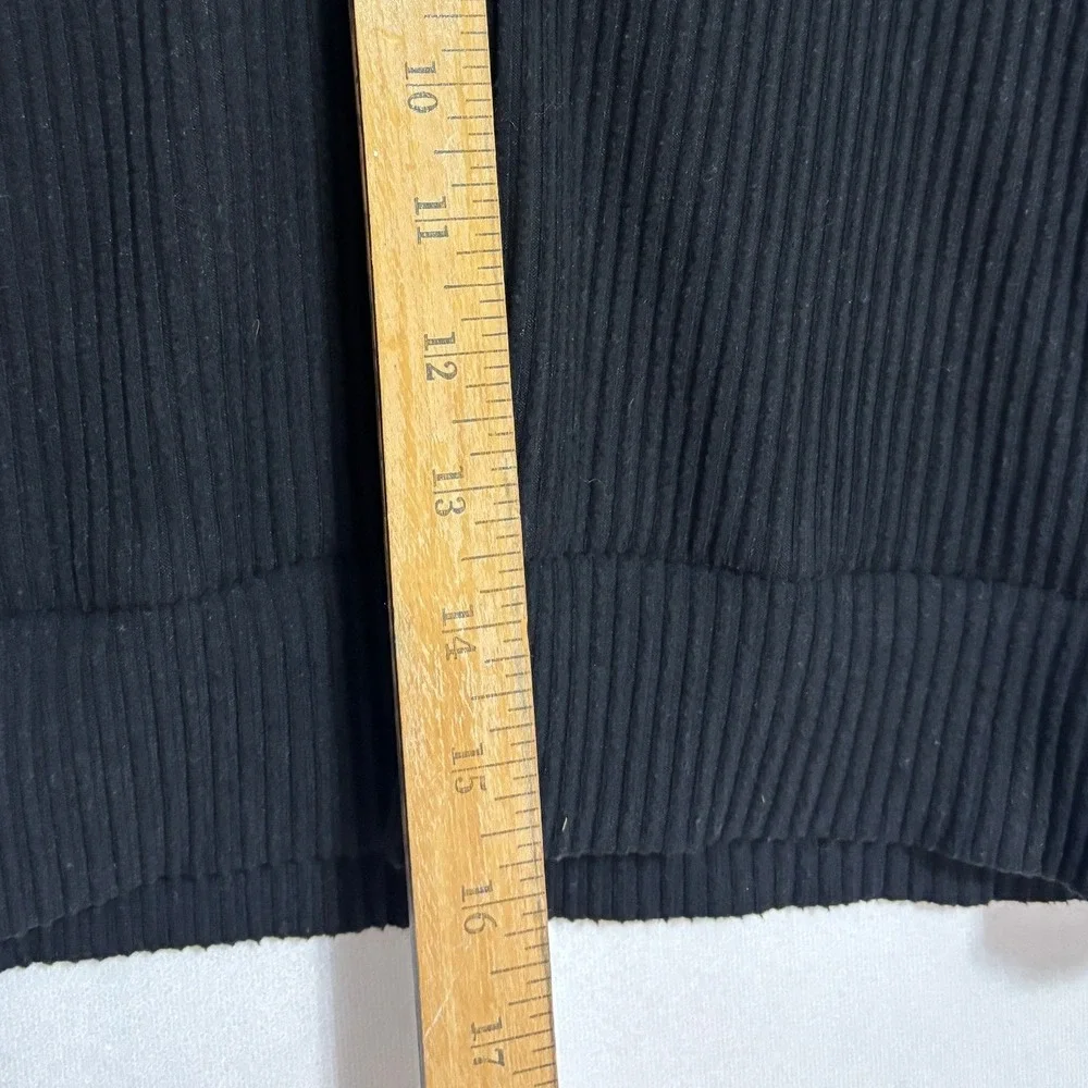 ALO Yoga brand alo